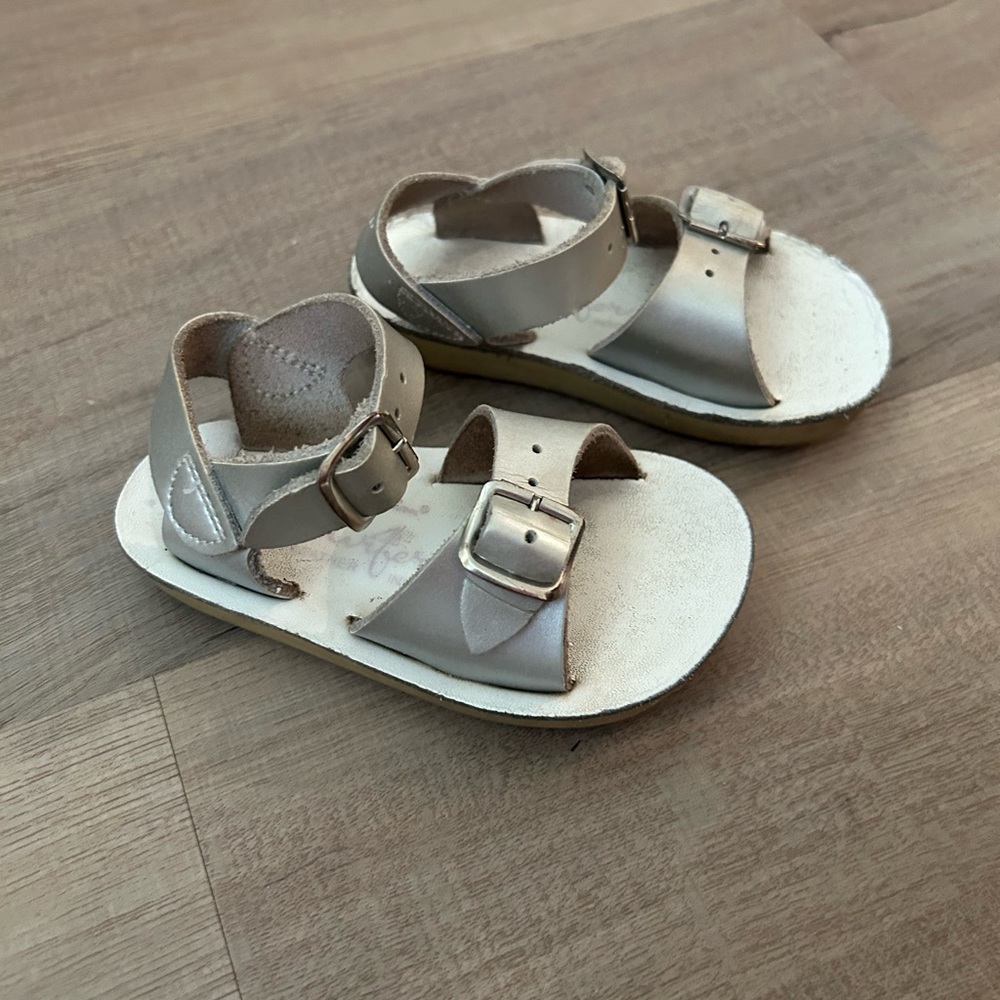 Silver Sun-San Saltwater Sandals